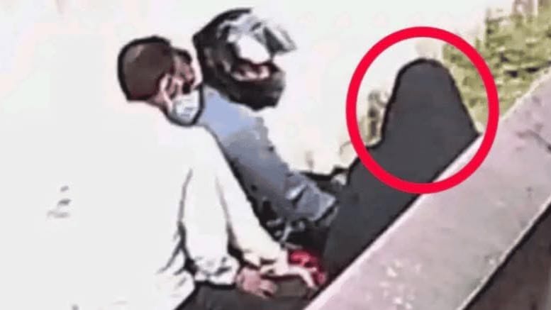 দিনের আলোয় অস্ত্র ঠেকিয়ে স্বর্নালংকার ছিনতাই