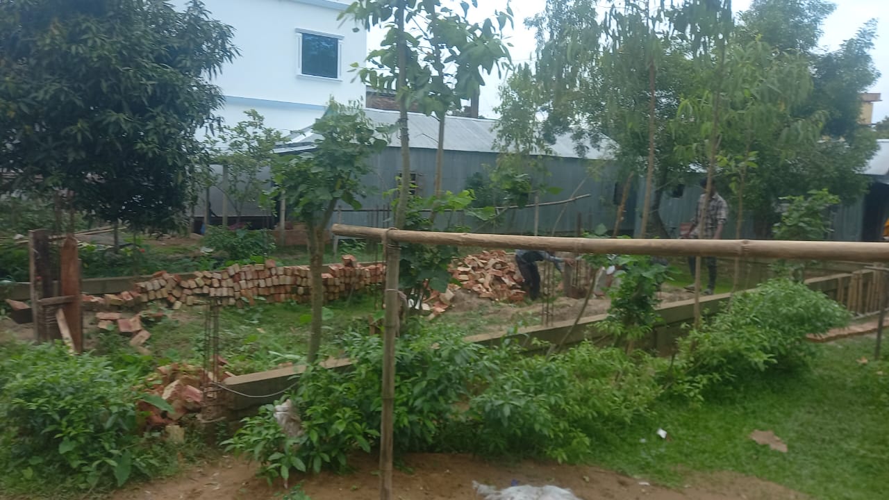 হবিগঞ্জের নবীগঞ্জের সরকারি খাল ক্রয় বিক্রয় করার প্রতিবাদে এক সাংবাদিক পরিবারের উপর ডজন খানেক মামলা! উপজেলা নির্বাহী কর্মকর্তা ঘটনাস্থল পরিদর্শন শেষে লাল নিশানা দিয়ে কাজ বন্ধের নিষেধাজ্ঞা দেন