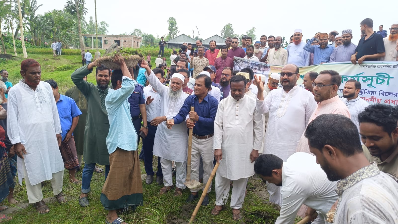 ভূরুঙ্গামারীতে ঝুকিয়া খাল পুনঃখনন কাজের উদ্বোধন, বদলে যাবে কৃষি ও সেচব্যবস্থা
