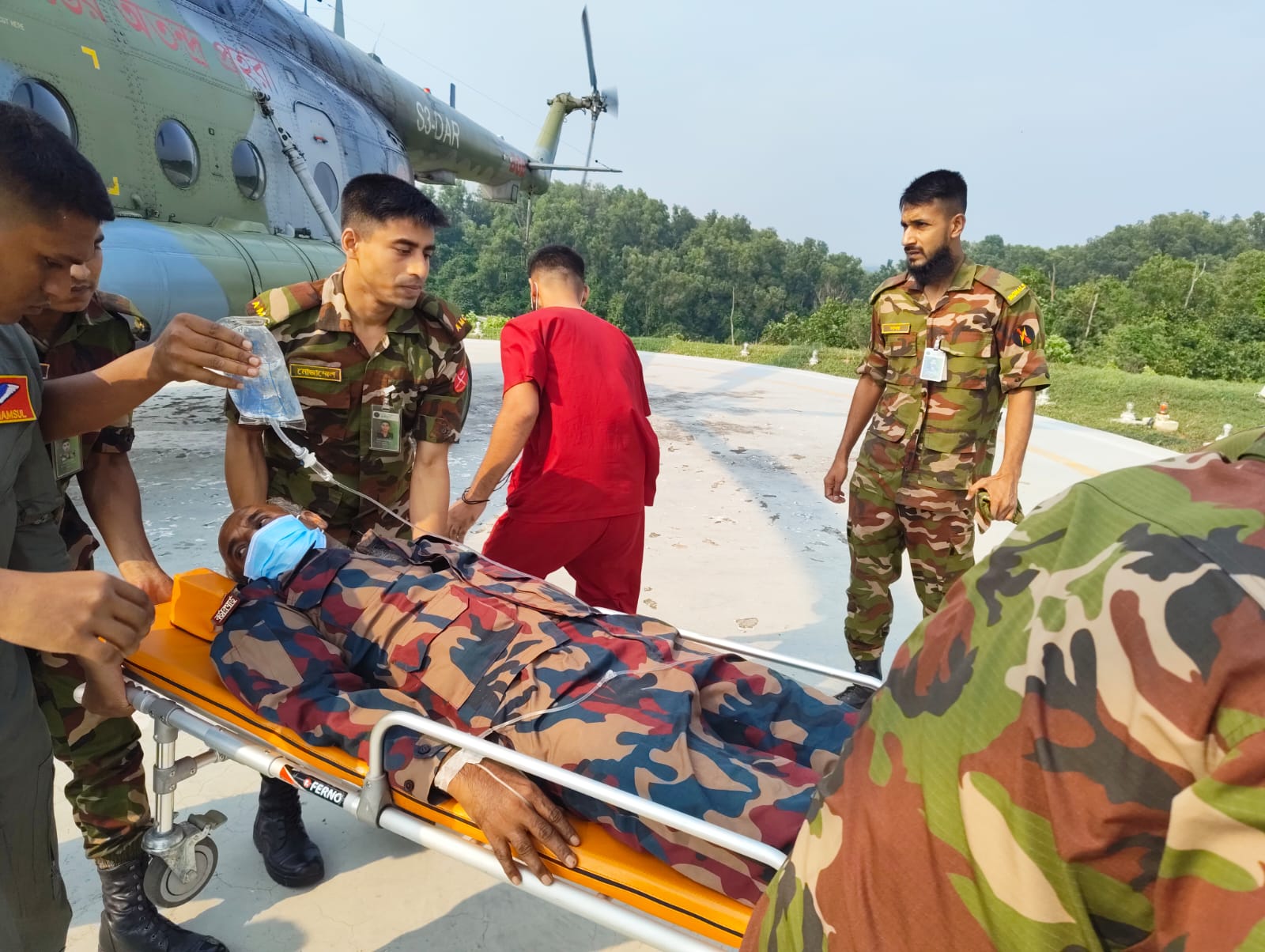 রাঙ্গামাটির দুর্গম সীমান্ত থেকে অসুস্থ বিজিবি সদস্যকে হেলিকপ্টারে উদ্ধার