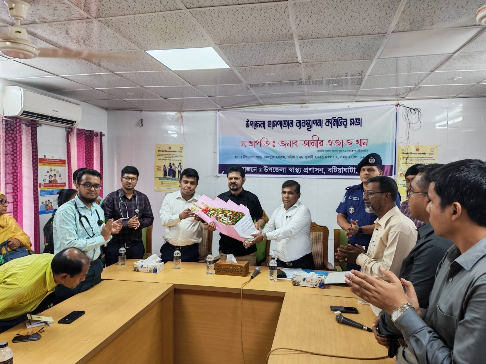 বটিয়াঘাটায় এমপি আমীর এজাজ খানকে সংবর্ধনা, মুক্তিযোদ্ধা ও হাসপাতালের জন্য বিভিন্ন সহায়তার ঘোষণা