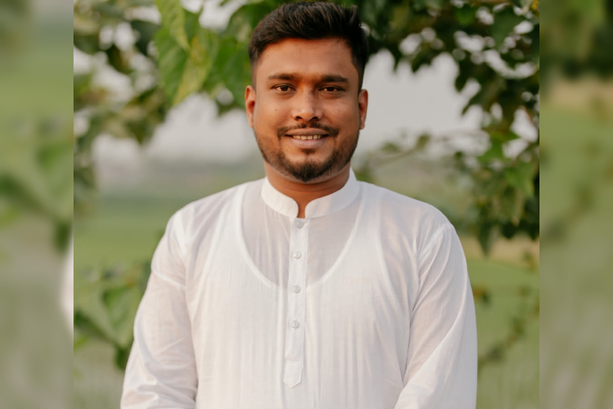 আদর্শ ইউনিয়ন গড়তে ভোটারদের দ্বারে দ্বারে ঘুরছেন তরুন প্রার্থী রাকিব আহমেদ।