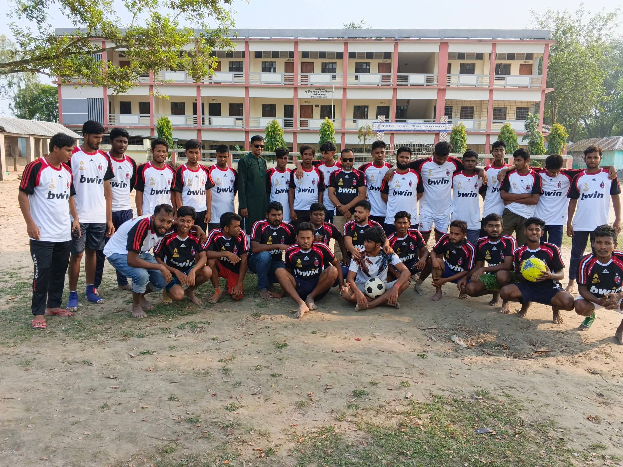 বদরগঞ্জের গোপীনাথপুরে মাদকবিরোধী প্রীতি ফুটবল ম্যাচ অনুষ্ঠিত