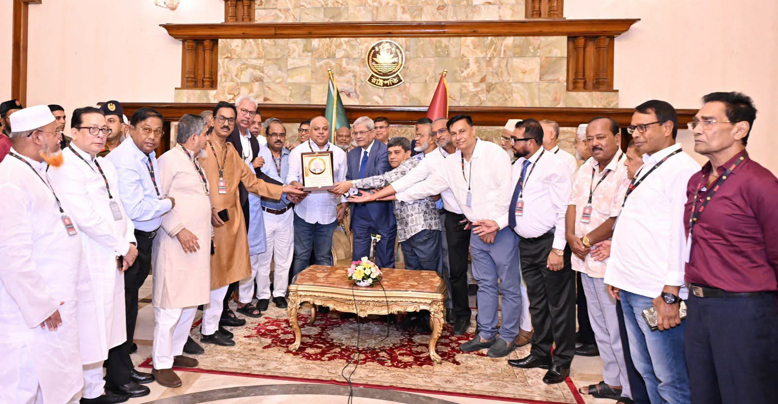 রাষ্ট্রপতির সঙ্গে ৬৪ জেলার জেলা পরিষদ প্রশাসকদের মতবিনিময় সভা অনুষ্ঠিত
