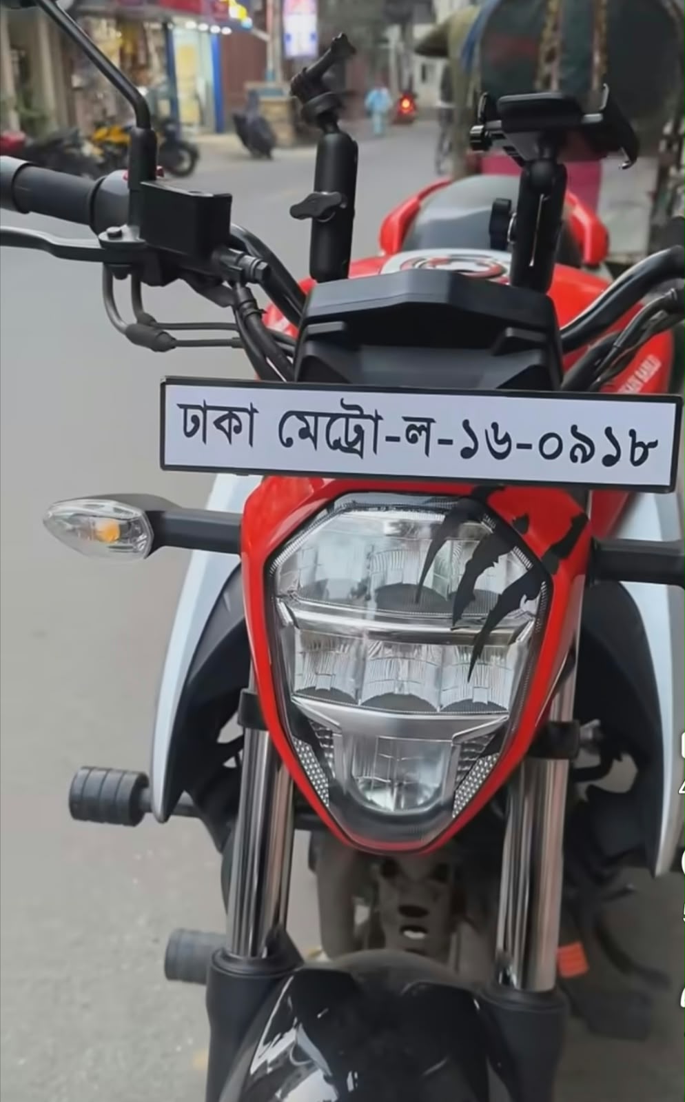 মোটরসাইকেলের সামনে ম্যানুয়াল নম্বরপ্লেট বাধ্যতামূলক: চালক ও সাধারণ মানুষের মিশ্র প্রতিক্রিয়া